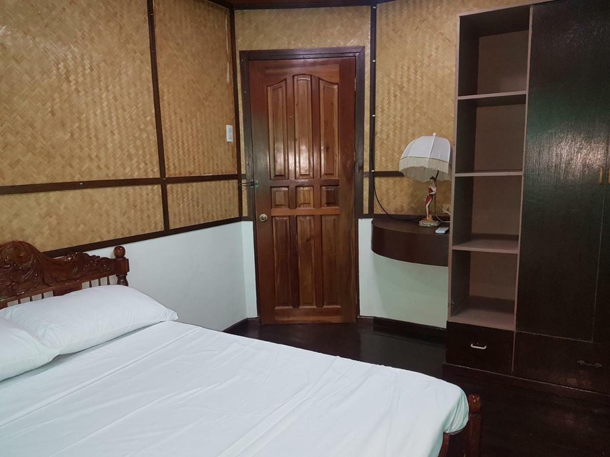 Joyful Island Hostel Мактан Екстер'єр фото