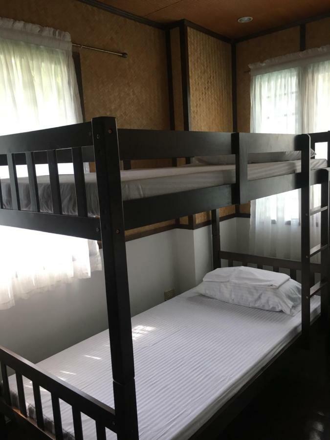 Joyful Island Hostel Мактан Екстер'єр фото